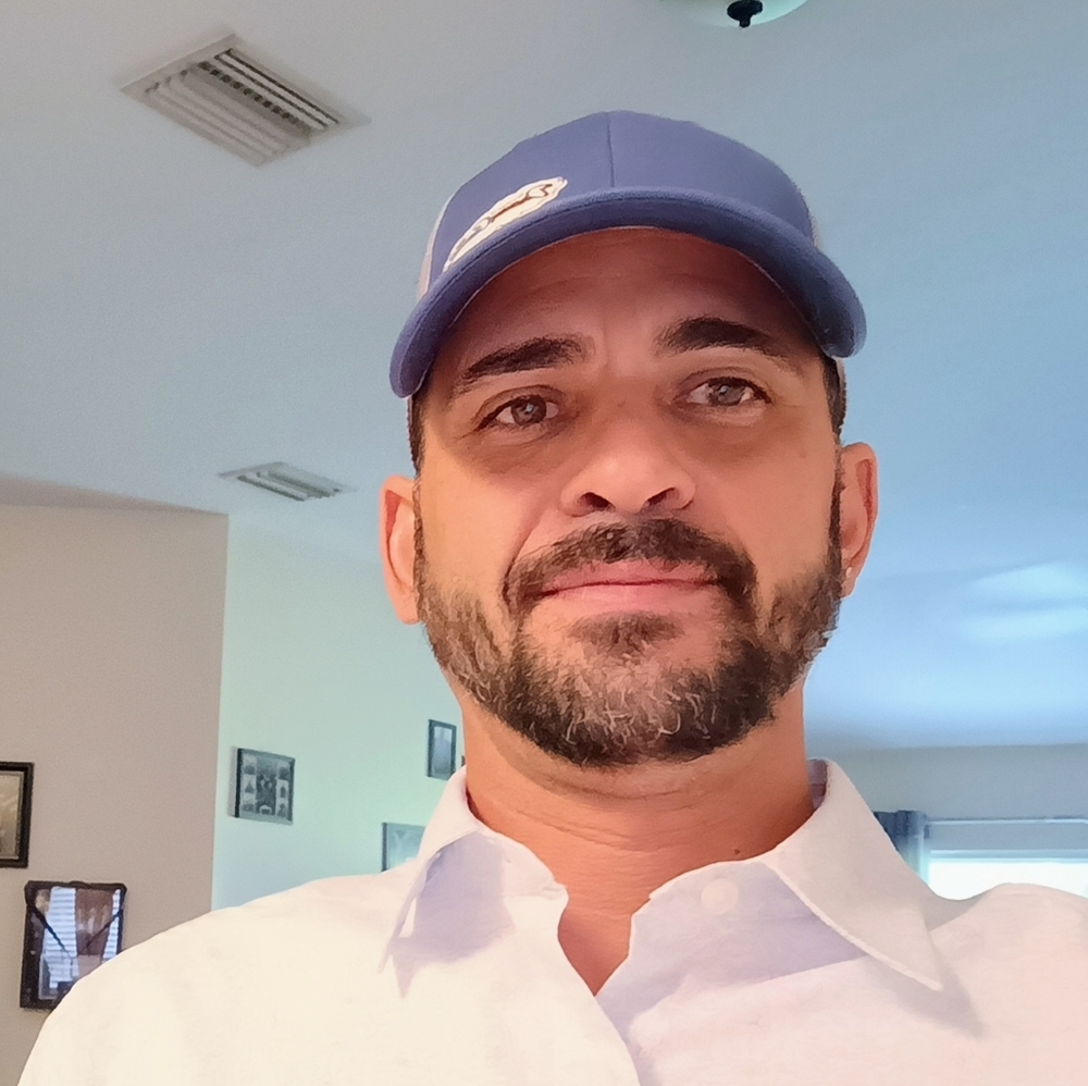 Meet your Posher, Luis